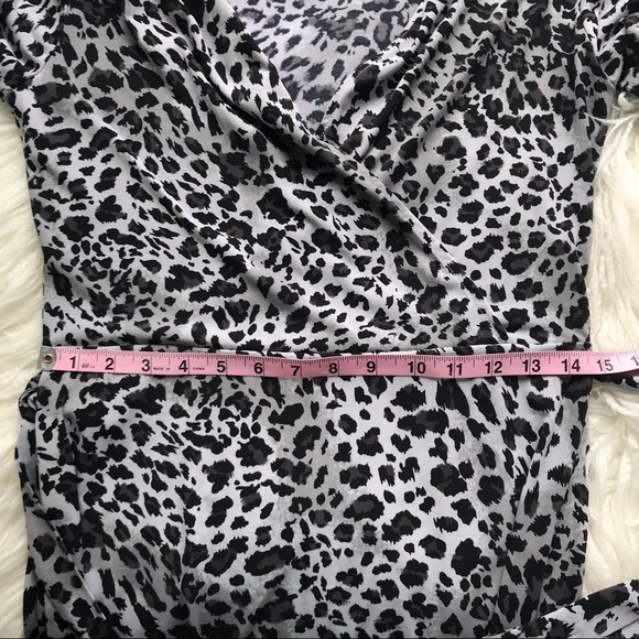 Sexy Leopard Print Wrap Dress Midi Size Medium Ellen Tracy Date Night or Work - Picture 13 of 14
